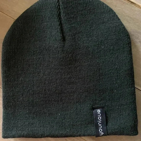 NEW younique black beanie - Picture 1 of 1